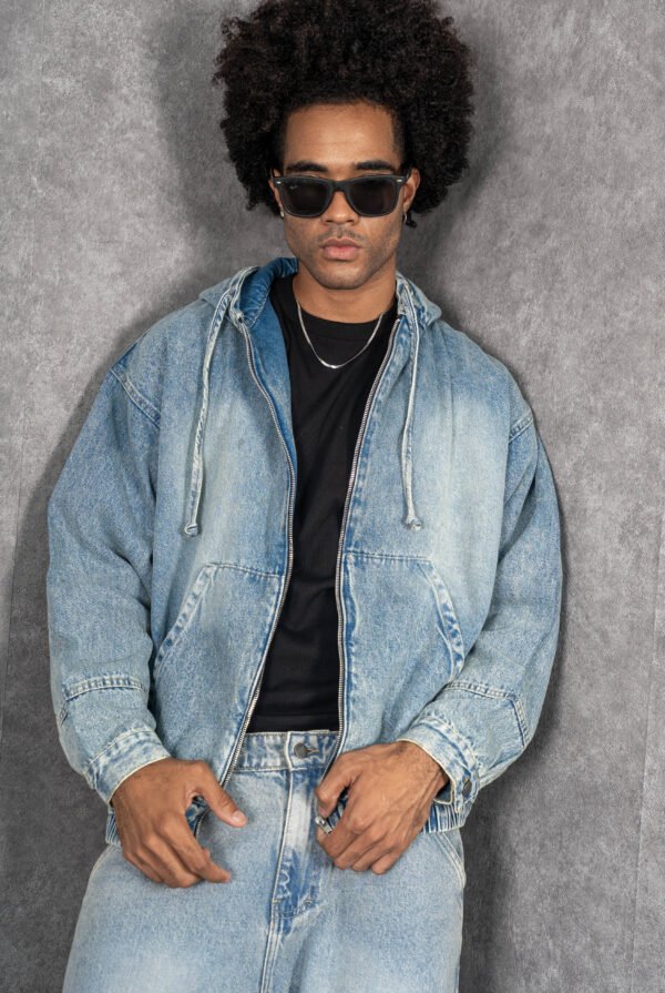 GUS00479